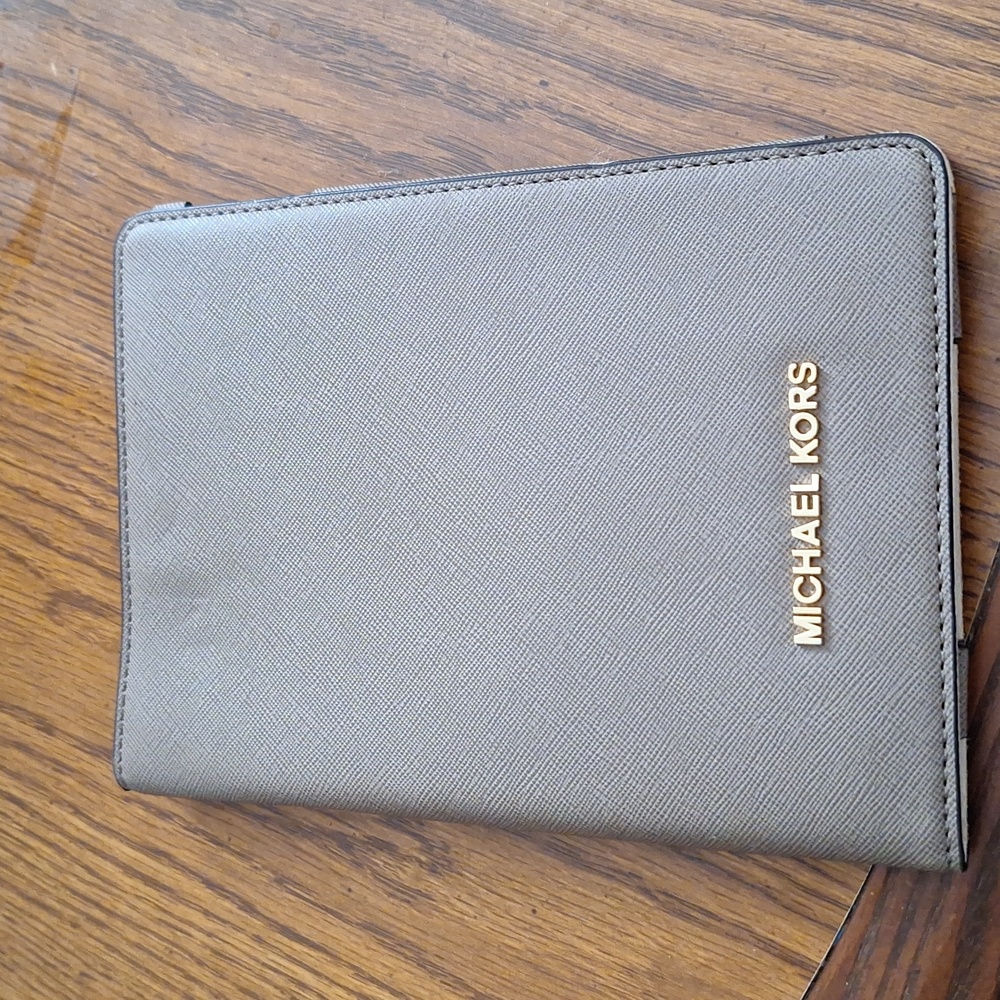Michael kors IPad cover